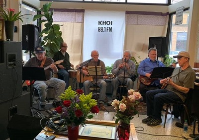 El Rio Skunko Trio pay tribute to Paul Nelson at KHOI